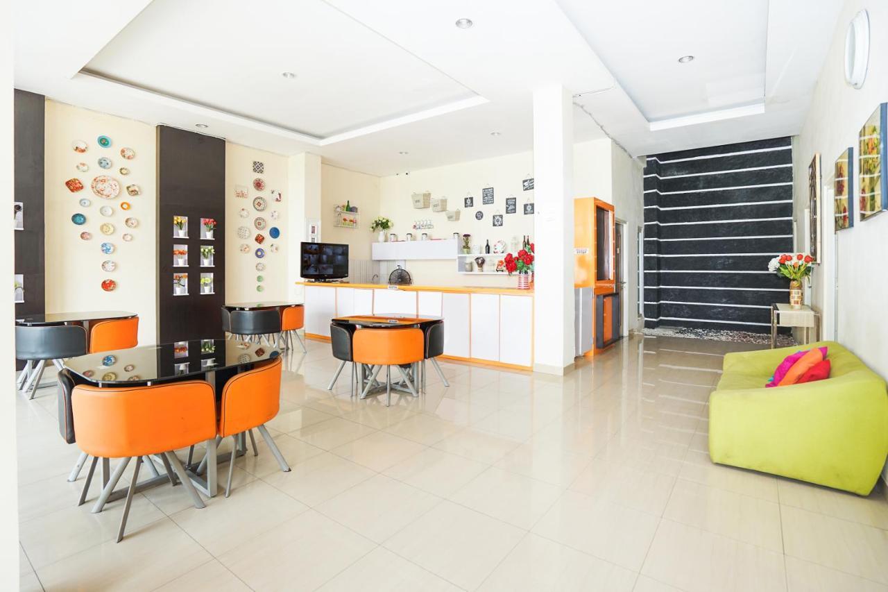 Pratisarawirya Guesthouse By Ecommerceloka Sorabaya Extérieur photo