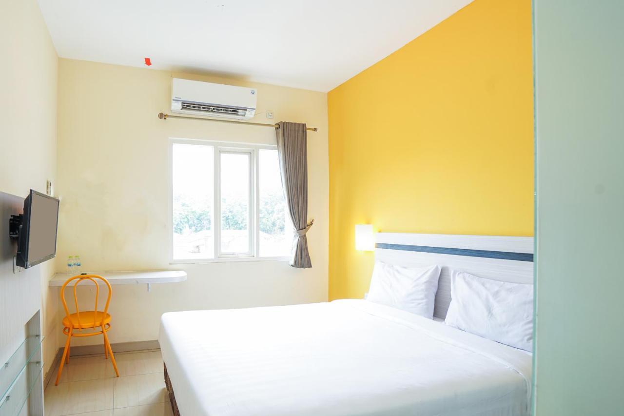 Pratisarawirya Guesthouse By Ecommerceloka Sorabaya Extérieur photo