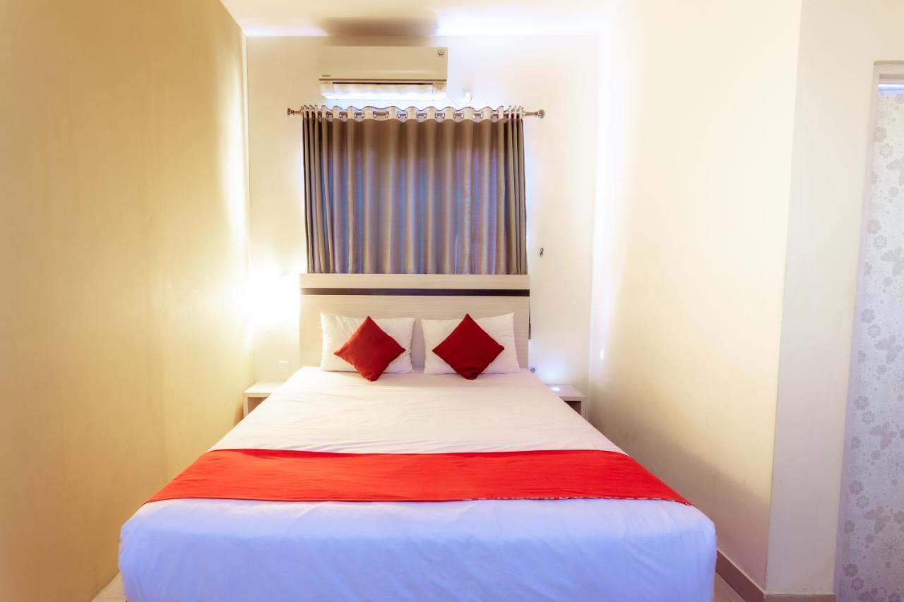Pratisarawirya Guesthouse By Ecommerceloka Sorabaya Extérieur photo